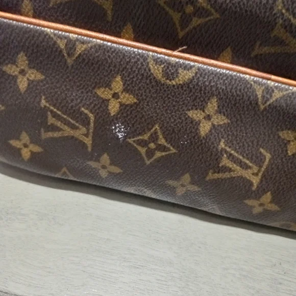 Vintage Louis Vuitton Nil Crossbody MM - 100% Authentic